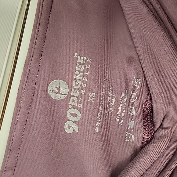 90 Degree by Reflex purple/mauve capri yoga workout legging! - Picture 2 of 9